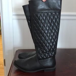 Size 8 Bass tall boots!